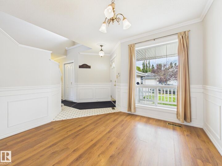 Property Photo:  3 Hardcastle Place  AB T8N 6R4 