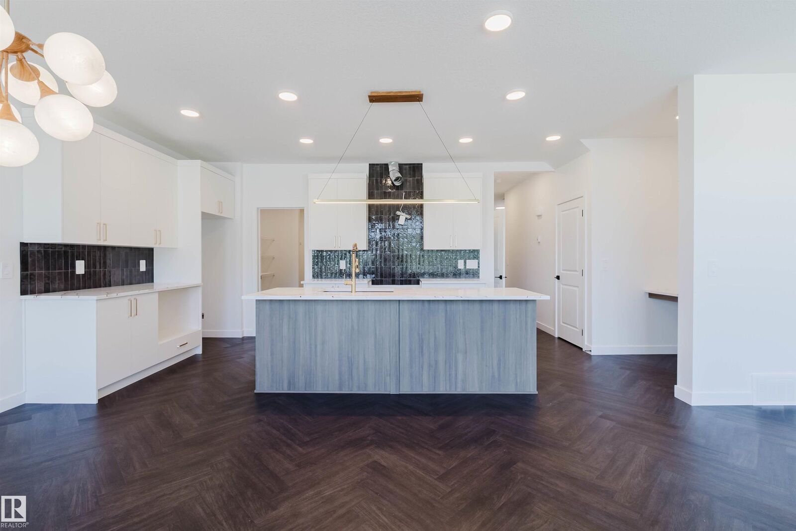 Property Photo:  20624 43 Avenue NW  AB T6M 3E3 