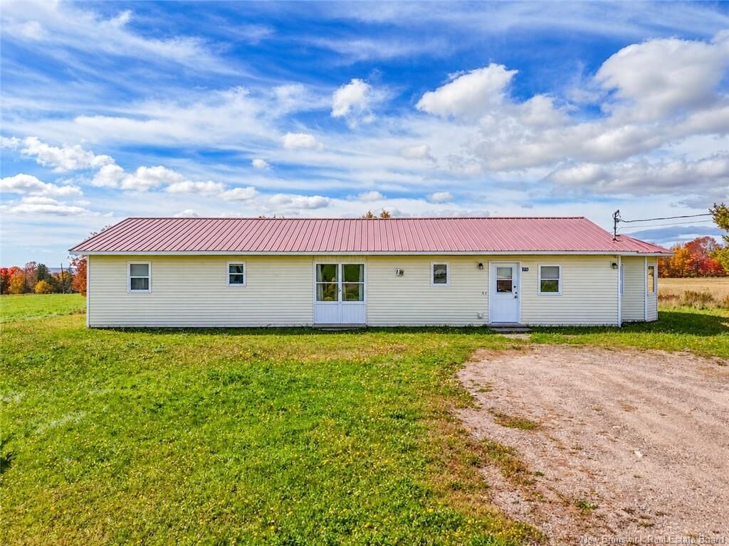 Photo de la propriété: 90 Frog Lake Road NB E6K 2C6