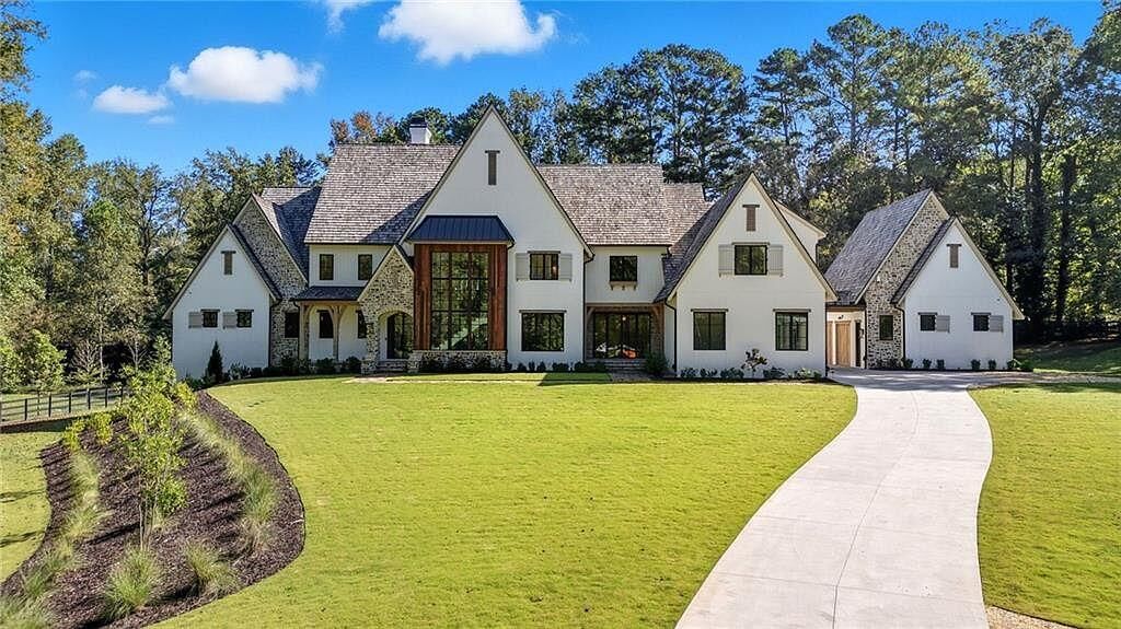 Property Photo: 14801 Hopewell Road GA 30004