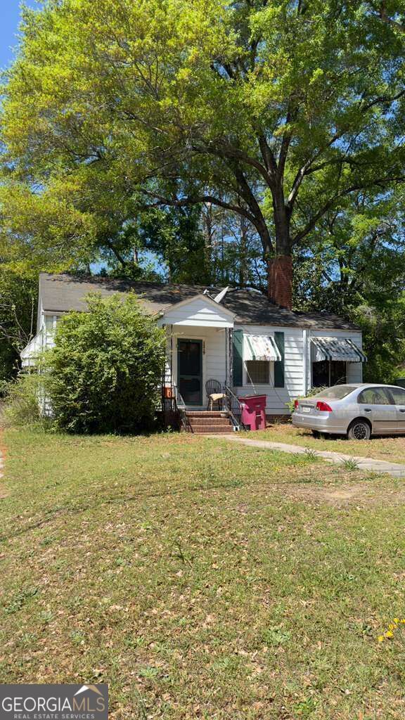 Property Photo: 1219 Burton Avenue GA 31203