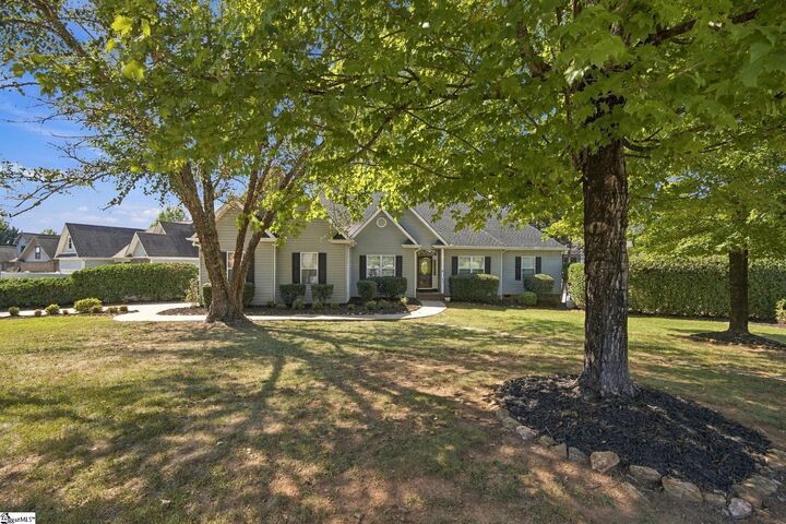 Property Photo: 255 Wood River Way SC 29687