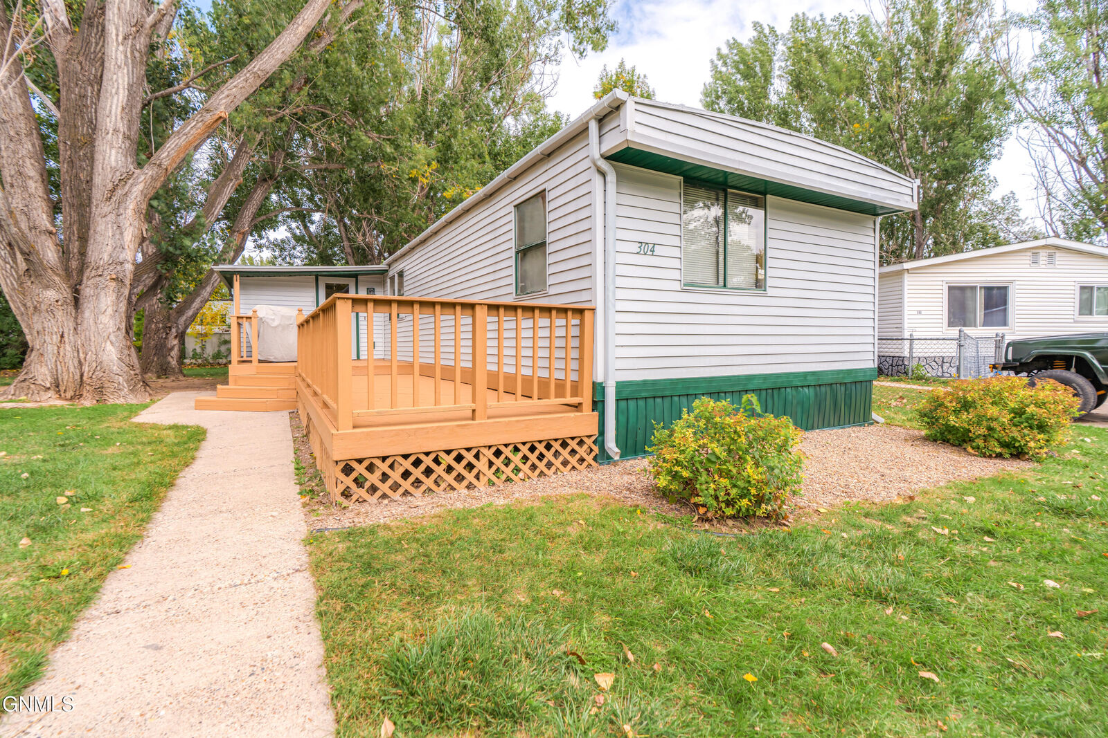 Property Photo:  304 Buckingham Place  ND 58504 
