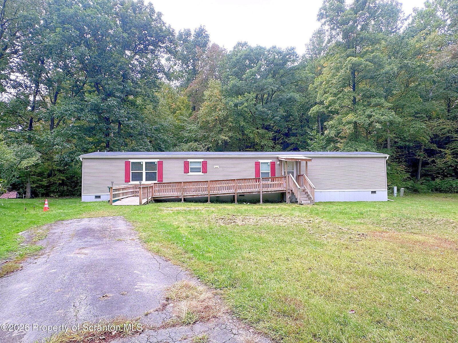 Property Photo: 2211 Sunset Drive PA 18411