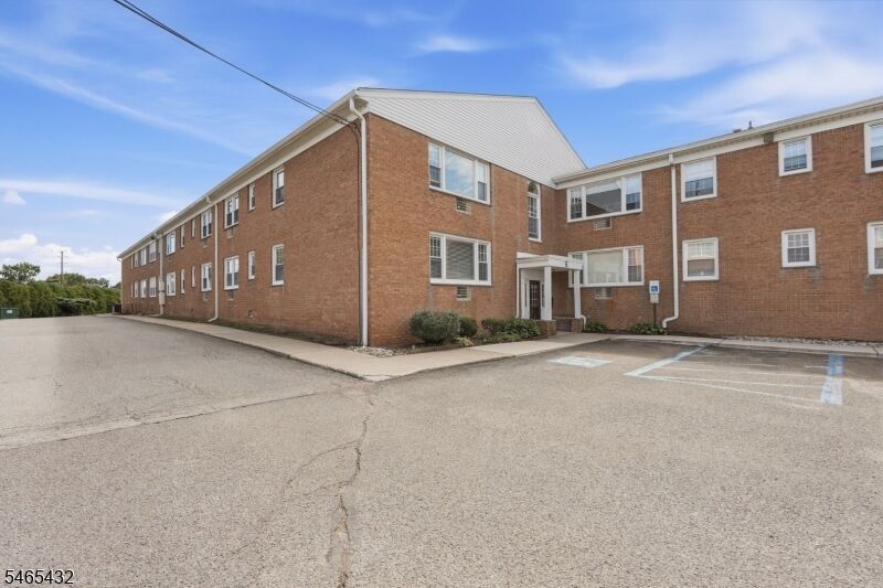 Property Photo:  565 Grove St B4  NJ 07013 
