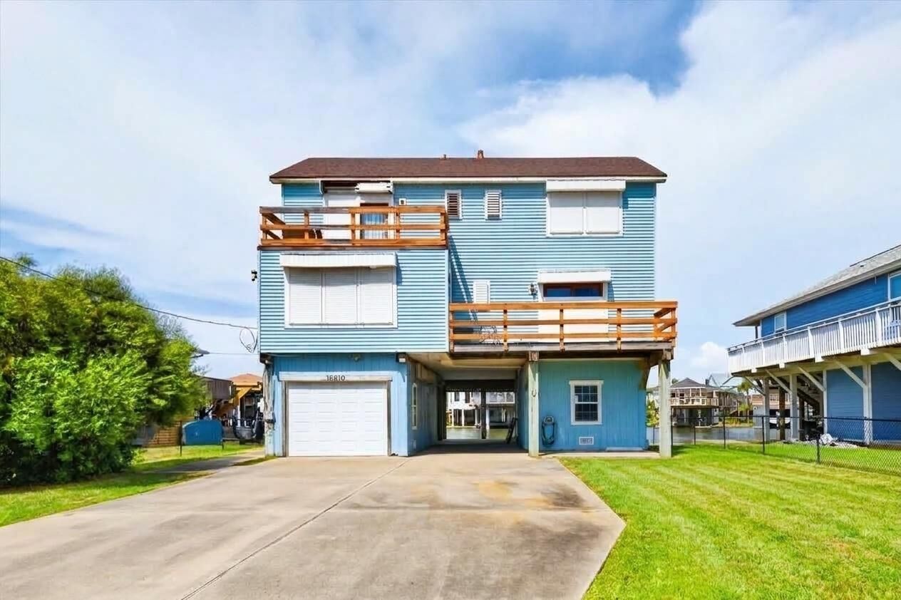 Property Photo: 16610 Bahama Way TX 77554