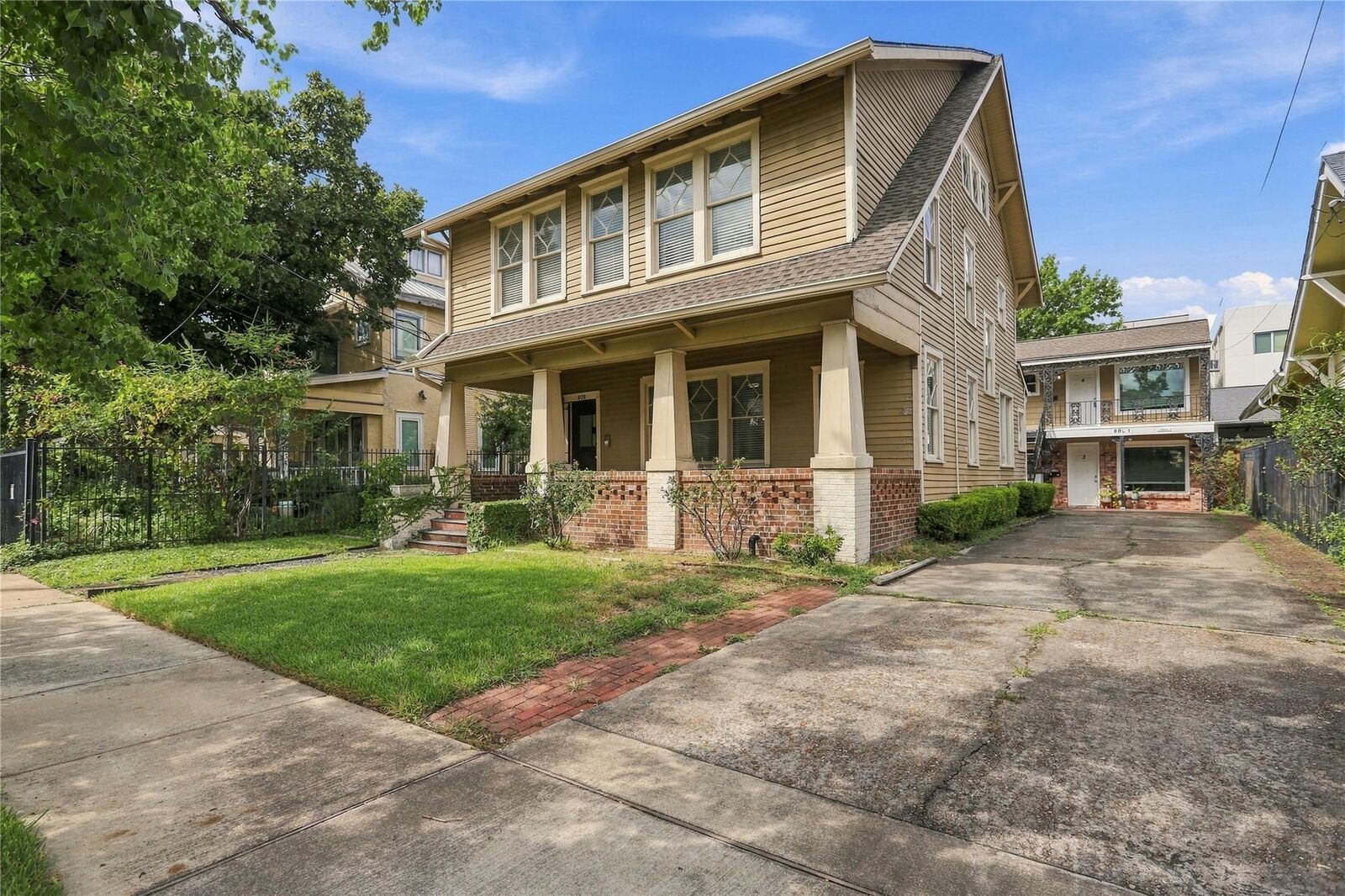 Property Photo:  808 W Main Street  TX 77006 