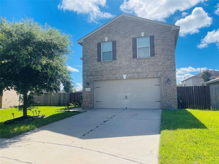 Property Photo: 9434 Turquoise Meadow Lane TX 77583
