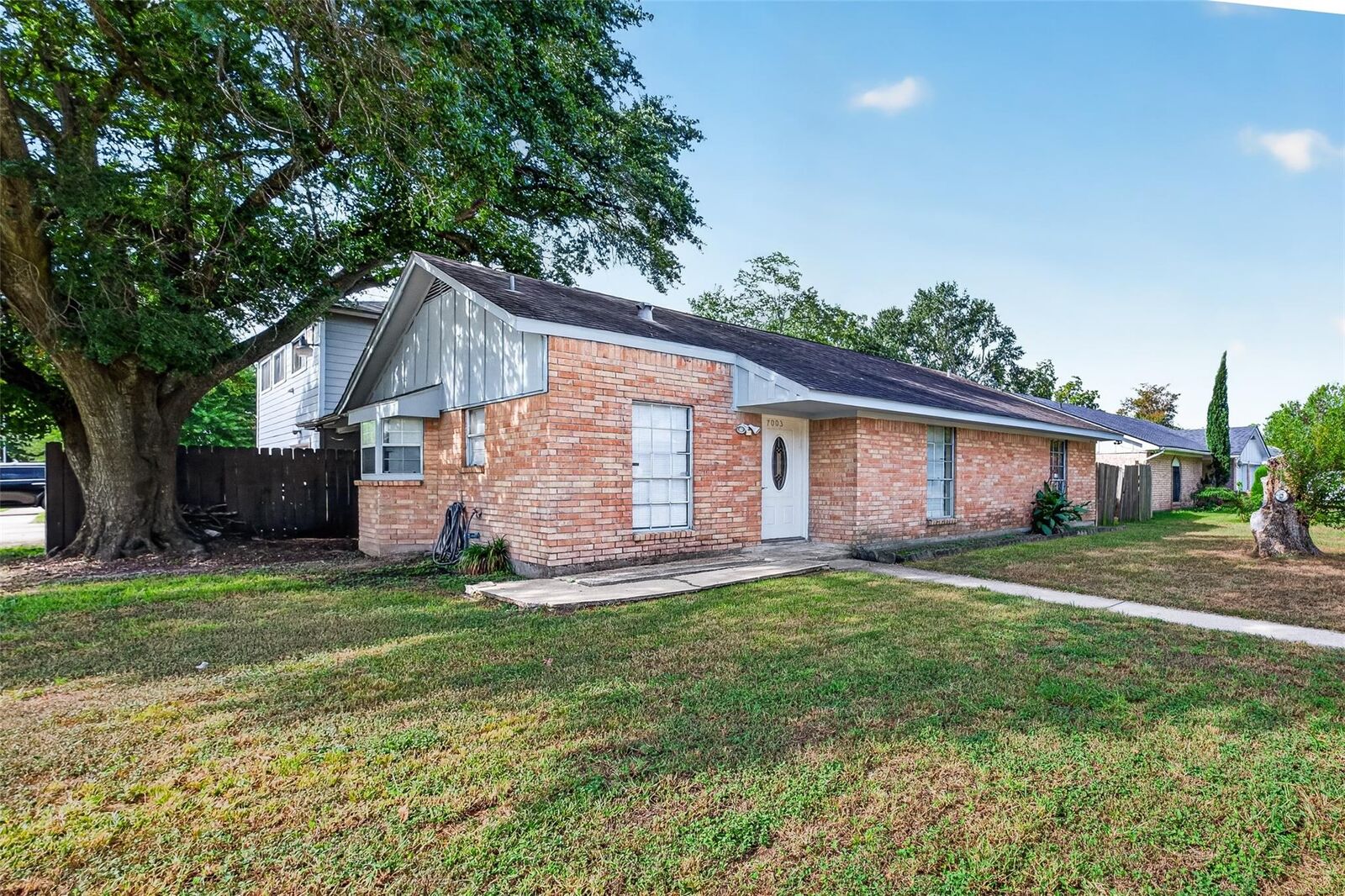 Property Photo:  7003 Sandswept Lane  TX 77086 