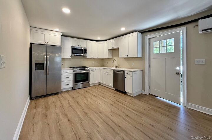 Property Photo:  61 South  NY 10990 
