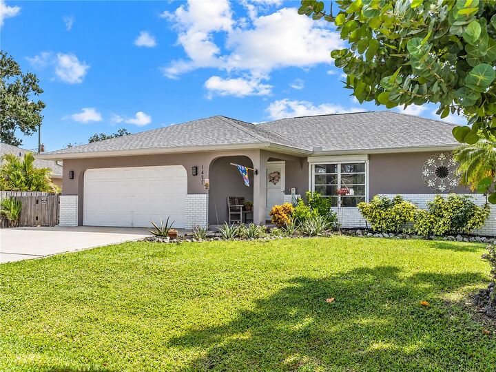 Property Photo: 1477 Hudson Road FL 34293