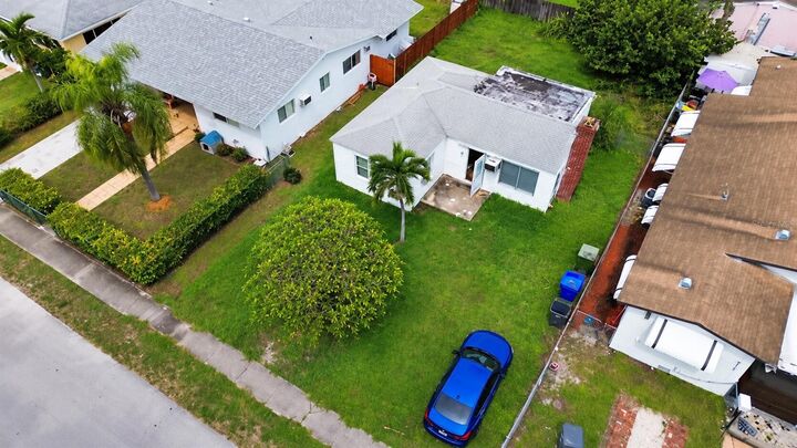 Property Photo:  2607 Adams Street  FL 33020 