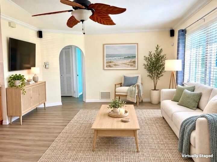Property Photo:  582 Azalea Drive NW  FL 33952 