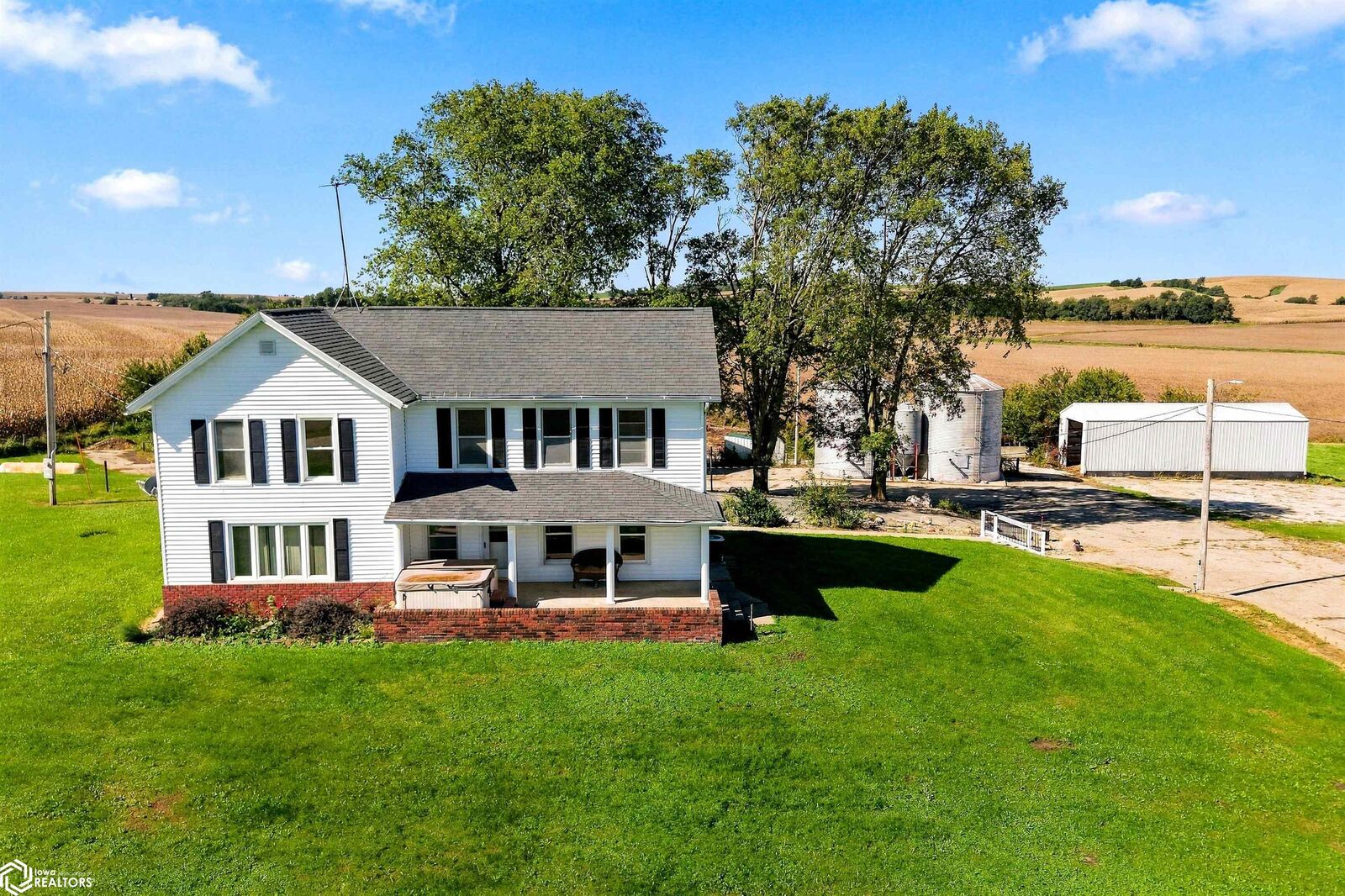Property Photo:  3434 Highway T47  IA 50173 