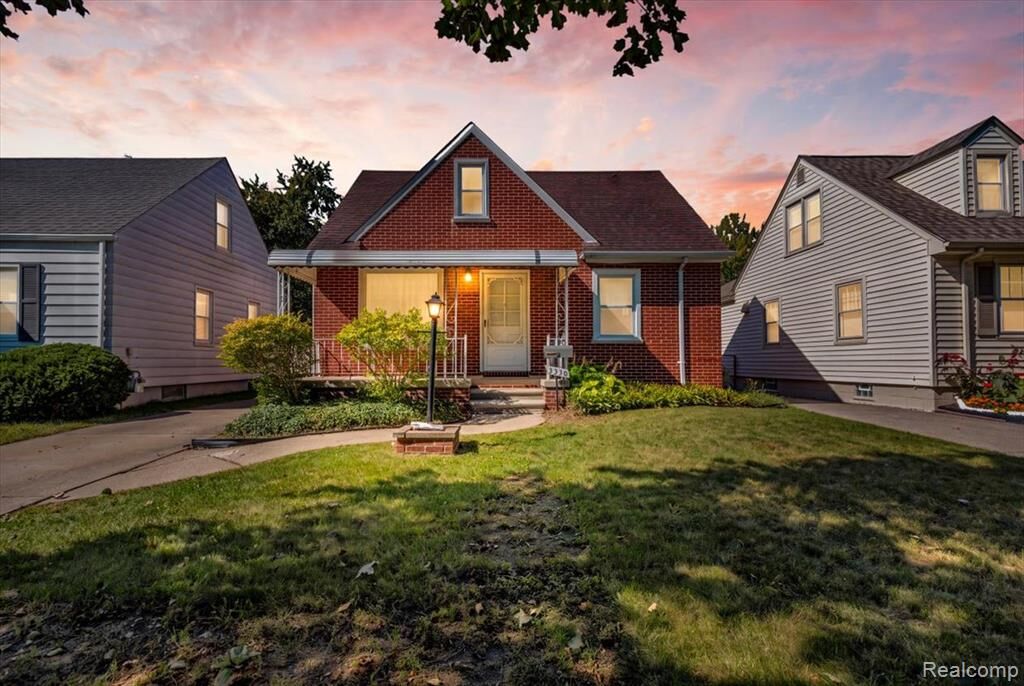 Property Photo: 3330 Detroit Street MI 48124 4158