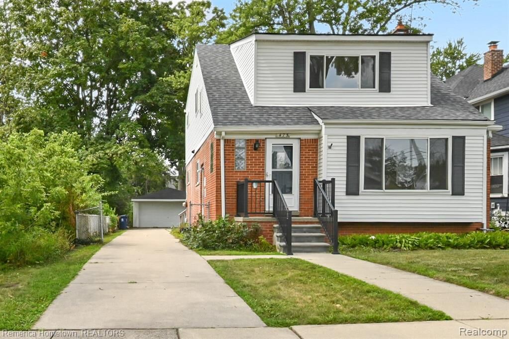 Property Photo:  475 N Harvey (Fl 2) Street  MI 48170 1224 
