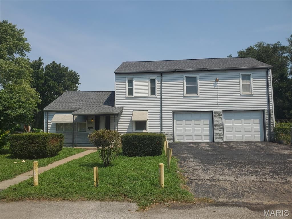 Property Photo:  3601 Summit Avenue  IL 62205 
