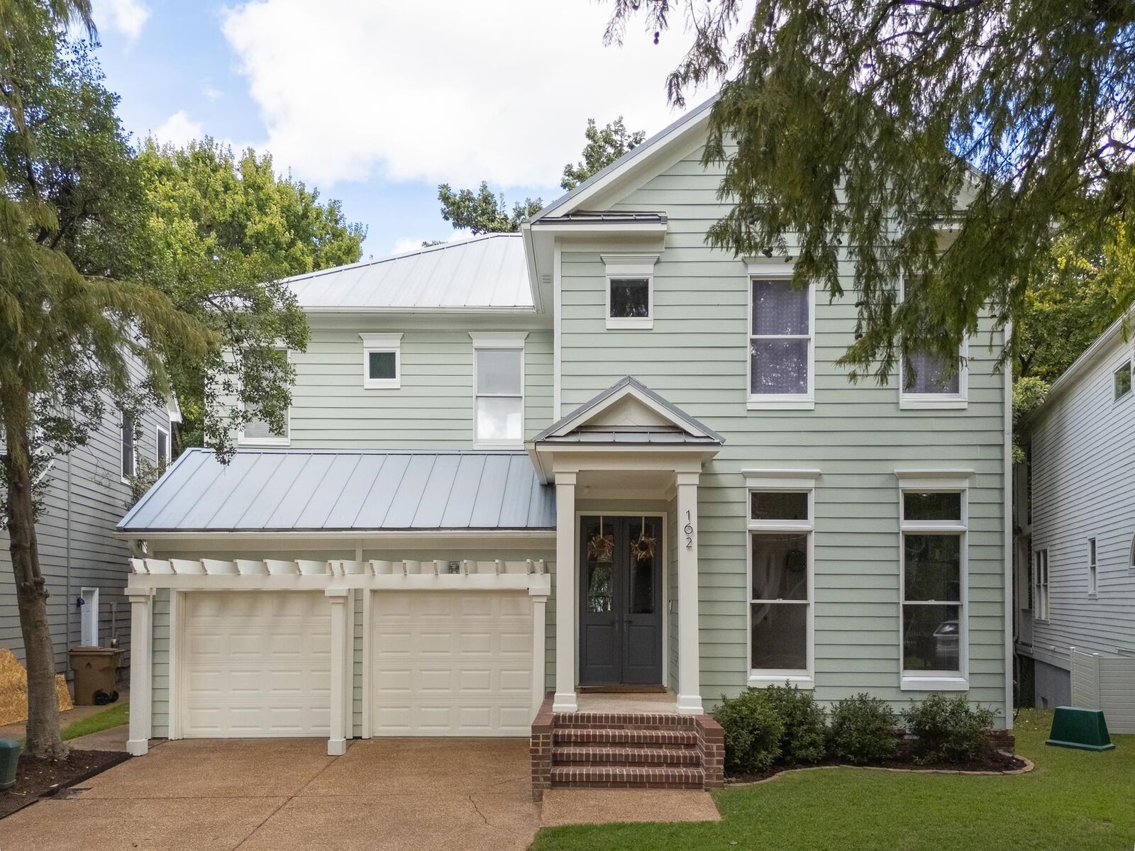 Property Photo:  162 Harbor Isle Cir N  TN 38103 