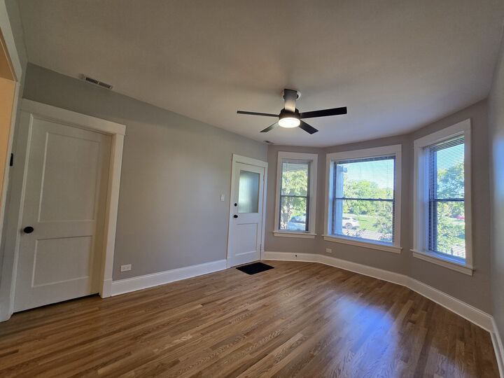 Property Photo: 876 N Sacramento Boulevard 1 IL 60622