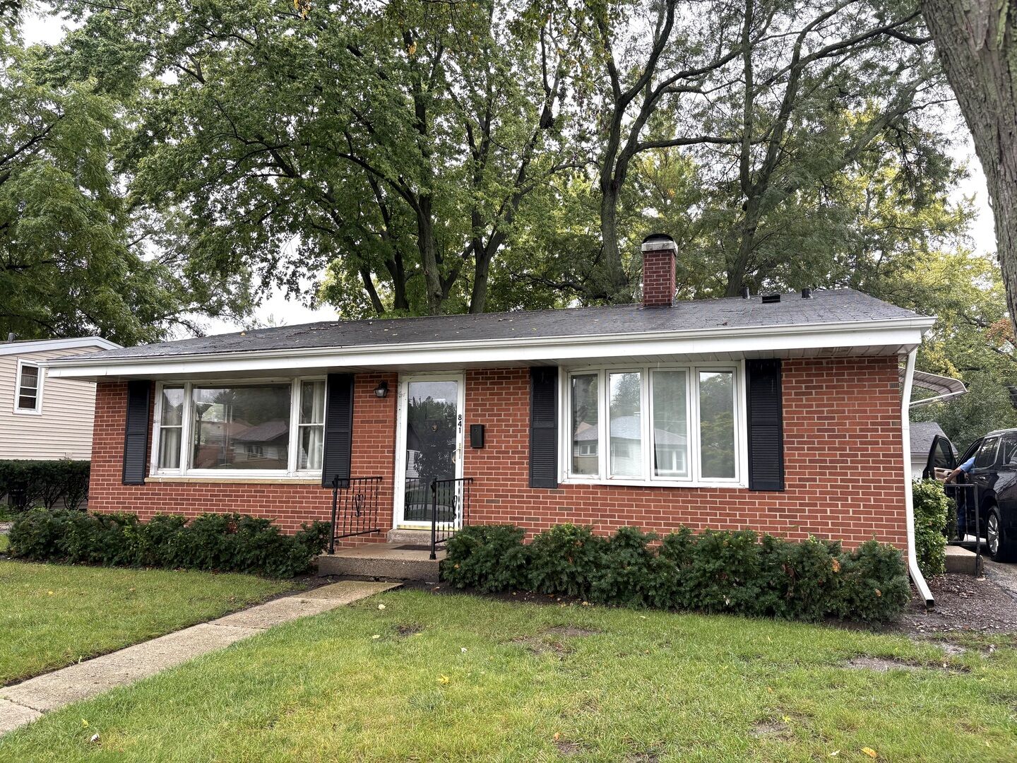 Property Photo: 841 Countryside Highway IL 60060