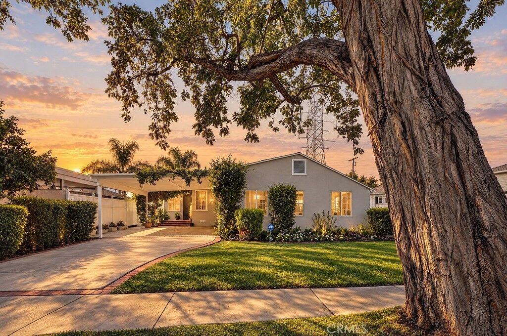 Property Photo: 5711 Geyser Avenue CA 91356
