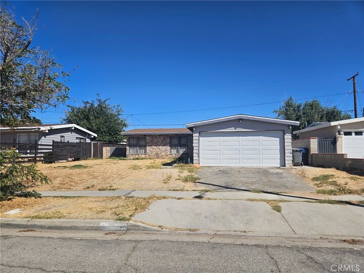 Property Photo: 45538 Fig Ave CA 93534