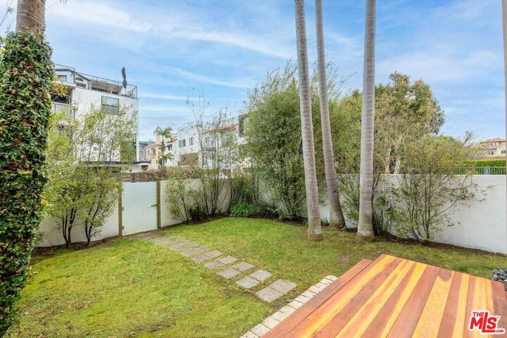 Property Photo:  28 Westwind Street  CA 90292 