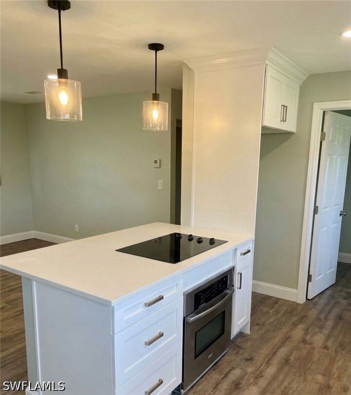 Property Photo:  1609 Heiman Avenue  FL 33905 
