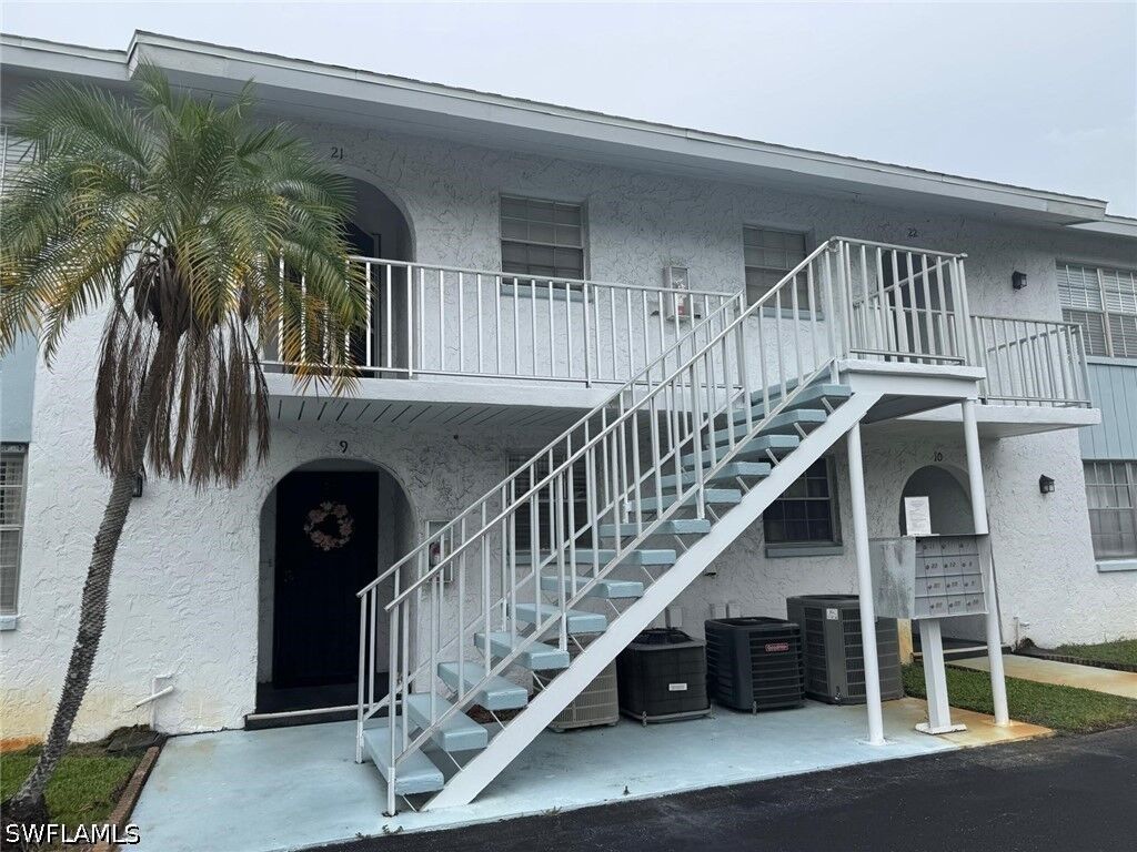 Property Photo: 4900 Biscayne Drive 21 FL 34112