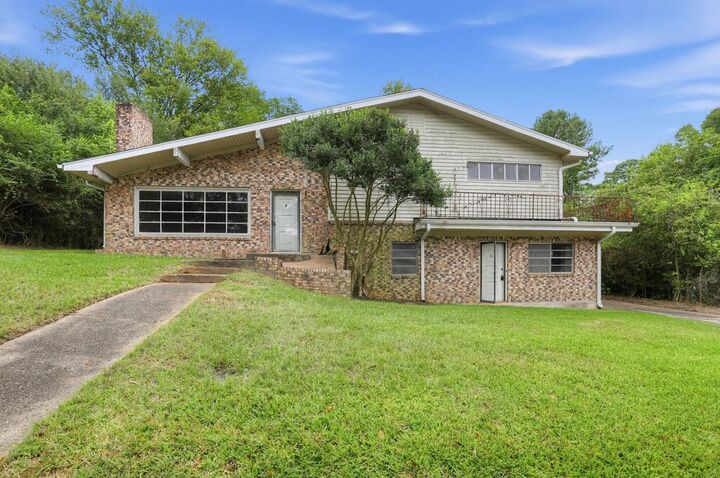 Property Photo:  335 Lakewood Drive  TX 75695 