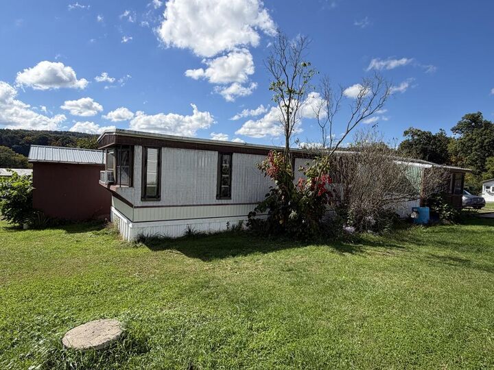 Property Photo:  281 Woodside Terrace  PA 18848 