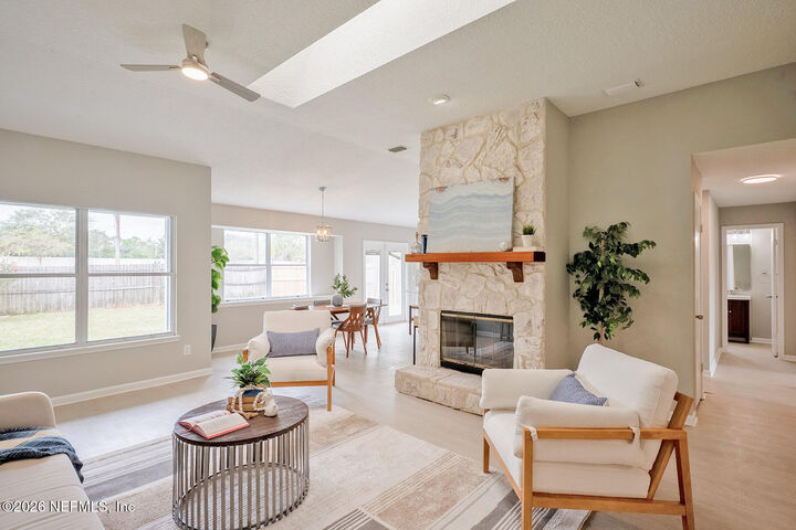 Property Photo: 7838 Moss Pointe Trail W FL 32244