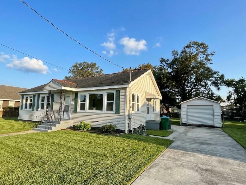 Property Photo:  1219 Taylor Street  LA 70062 