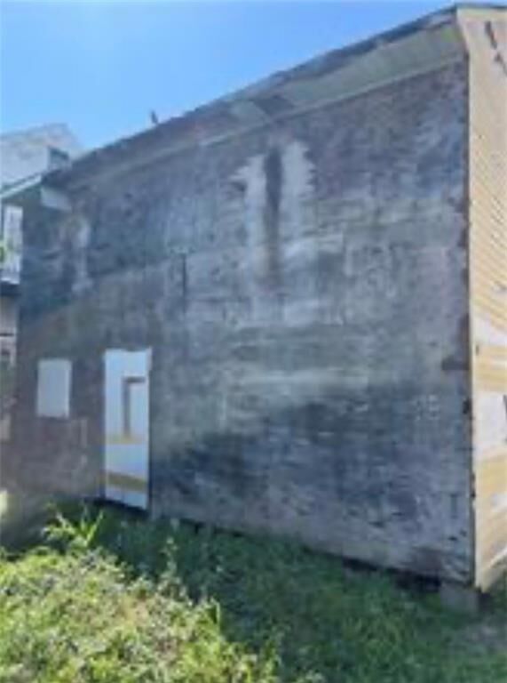 Property Photo: 826 N Robertson Street LA 70116