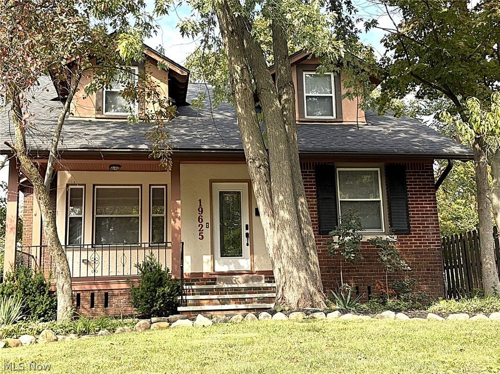 Property Photo:  19625 Chagrin Boulevard  OH 44122 