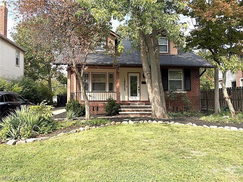 Property Photo:  19625 Chagrin Boulevard  OH 44122 