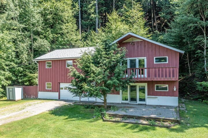 Property Photo: 257 Meadow Lane VT 05672