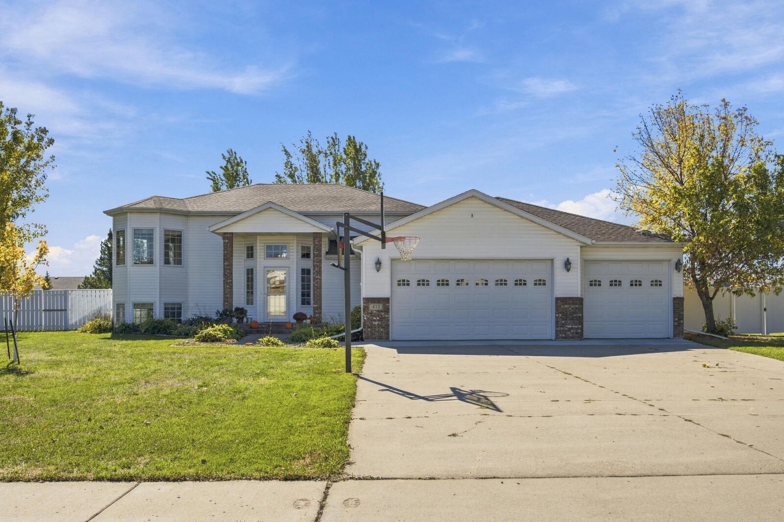Property Photo: 433 Prescott Lane ND 58078