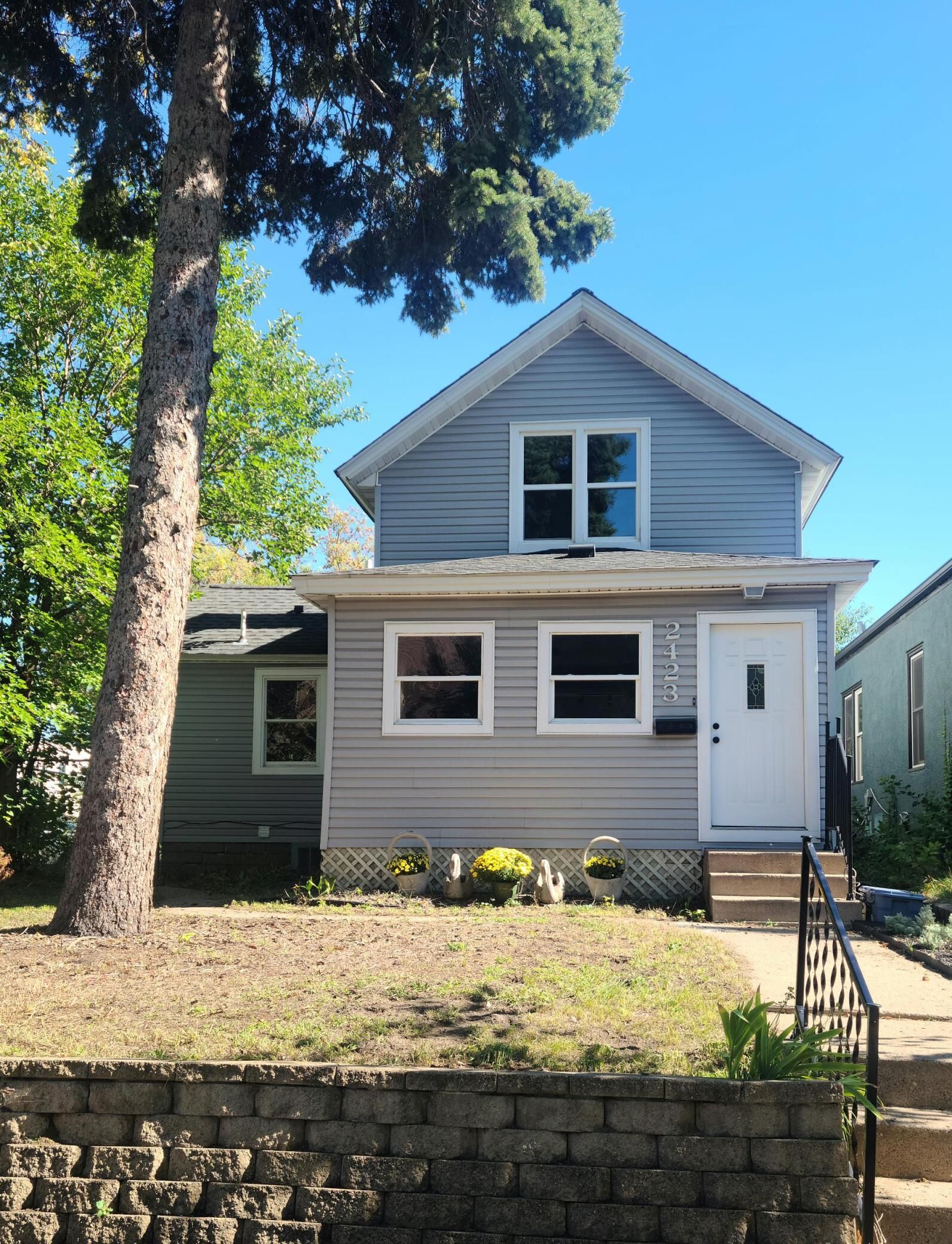 Property Photo:  2423 Quincy Street NE  MN 55418 