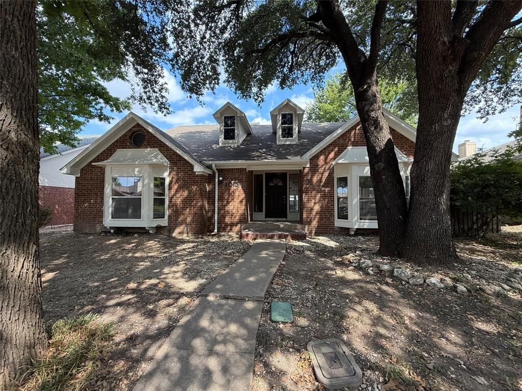 Property Photo: 1015 Astaire Avenue TX 75137
