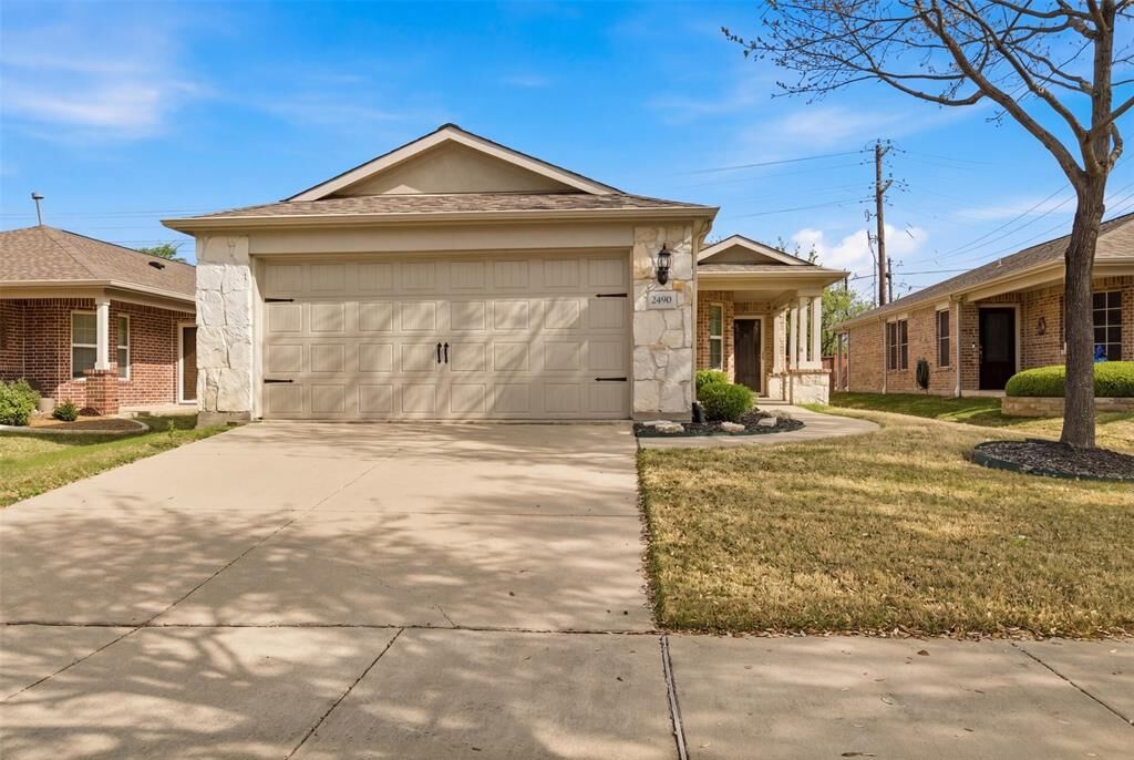 Property Photo:  2490 Honeybee Lane  TX 75036 