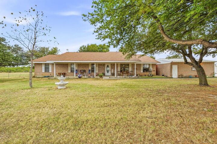 Property Photo: 4703 Pure Country Lane TX 76227