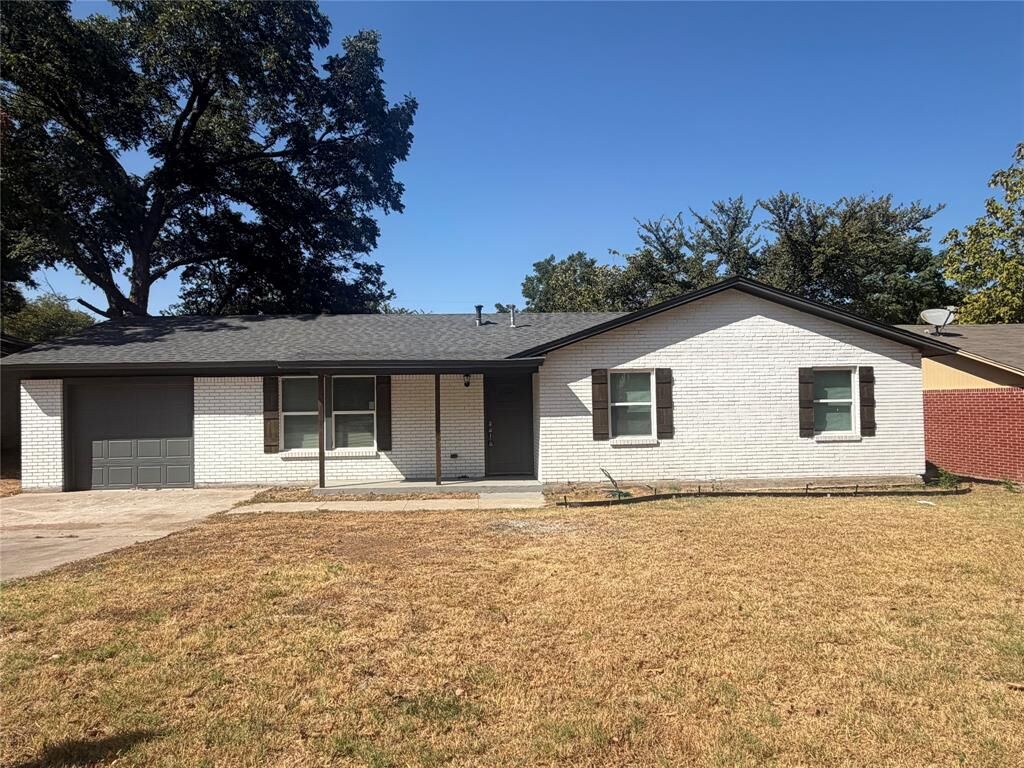 Property Photo:  4729 Leonard Street  TX 76119 