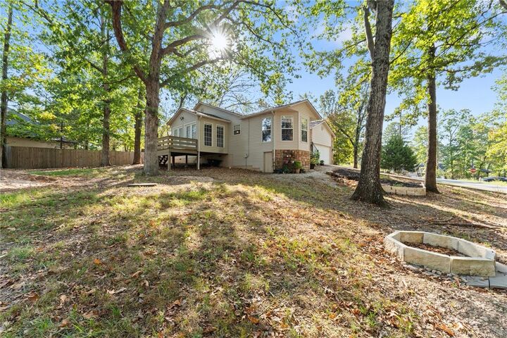 Property Photo:  2 Edenhall Lane  AR 72714 