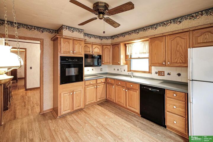 Property Photo: 8721 Nicholas Street NE 68114