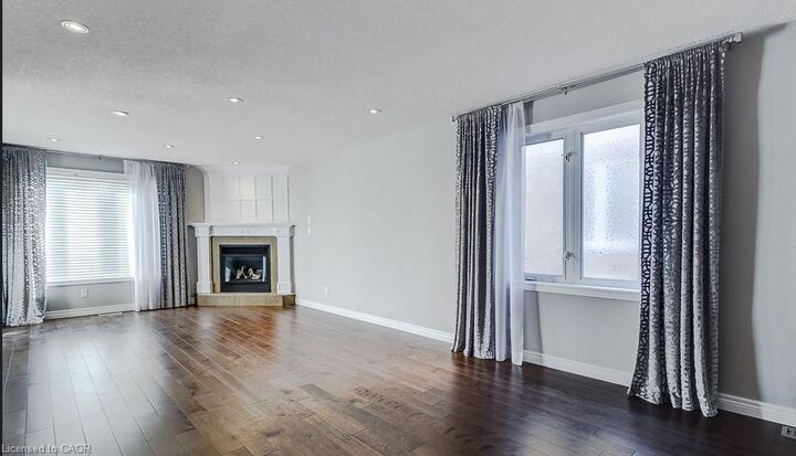 Property Photo:  68 Nashville Circle Upper  ON L8G 5H2 