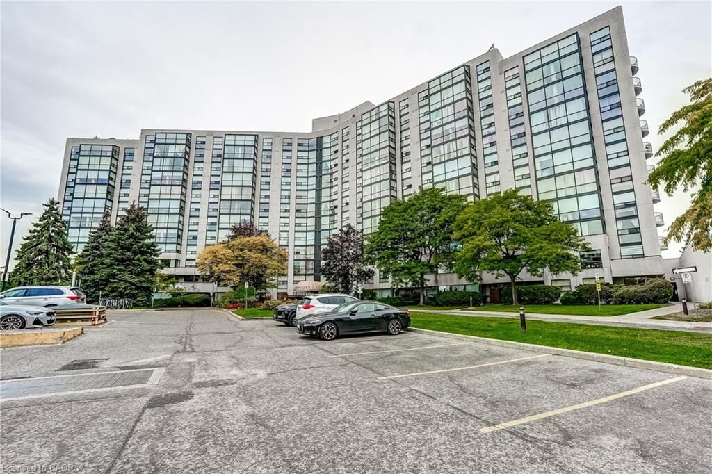 Property Photo:  40 Harding Boulevard 603  ON L4C 9S5 