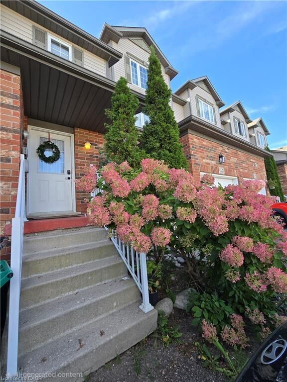 Property Photo:  286 Sophia Crescent  ON N2R 1X9 