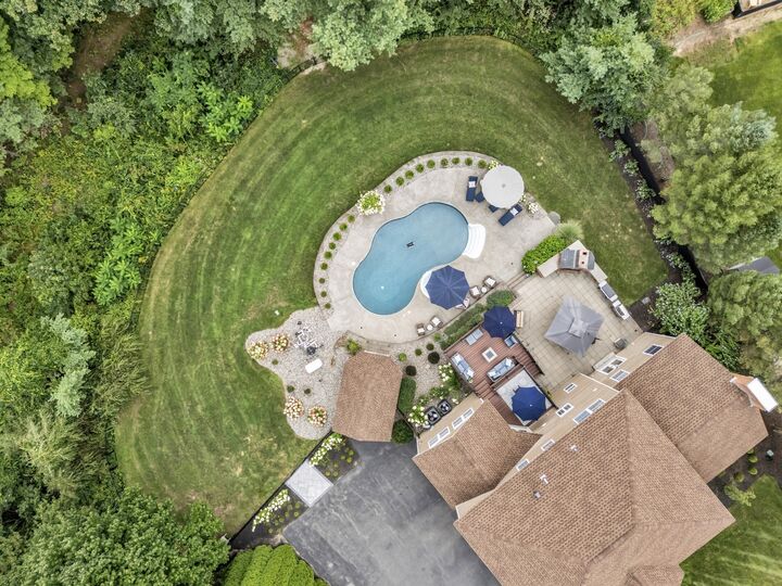 Property Photo:  31 Burbank Road  NH 03053 