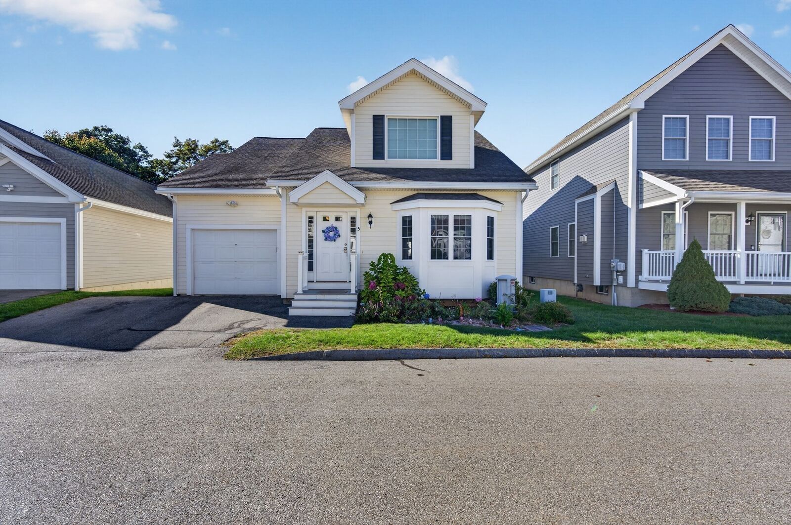 Property Photo:  5 Denworth Bell Circle 5  MA 01835 